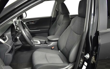 Toyota RAV4, 2021 год, 3 879 200 рублей, 10 фотография