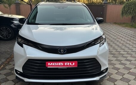Toyota Sienna, 2023 год, 6 800 000 рублей, 7 фотография