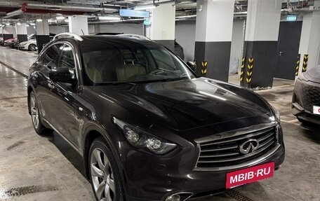Infiniti QX70, 2015 год, 2 600 000 рублей, 1 фотография