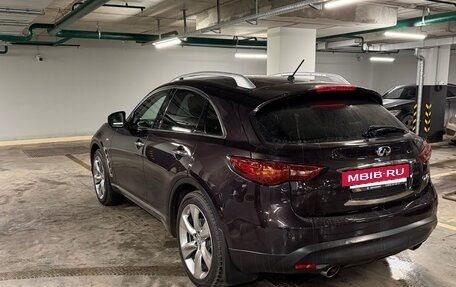 Infiniti QX70, 2015 год, 2 600 000 рублей, 5 фотография