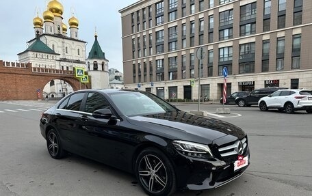 Mercedes-Benz C-Класс, 2018 год, 2 750 000 рублей, 4 фотография