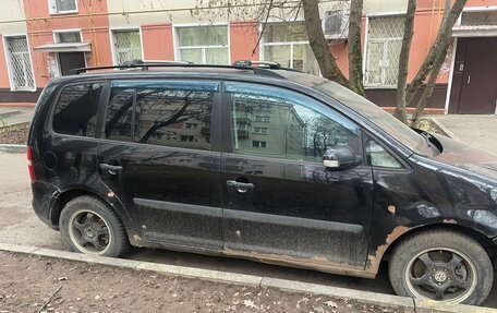 Volkswagen Touran III, 2004 год, 350 000 рублей, 3 фотография