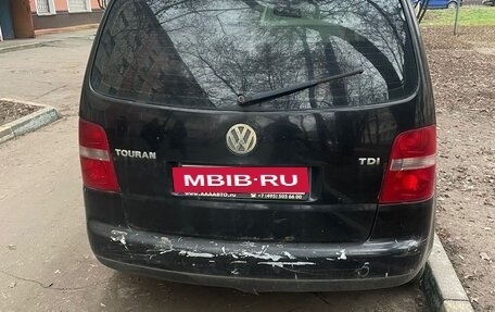 Volkswagen Touran III, 2004 год, 350 000 рублей, 2 фотография