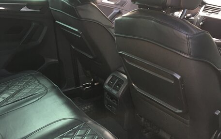 Volkswagen Tiguan II, 2019 год, 3 300 000 рублей, 16 фотография