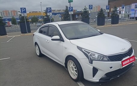 KIA Rio IV, 2022 год, 1 300 000 рублей, 1 фотография