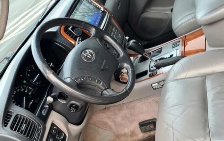 Toyota Land Cruiser 100 рестайлинг 2, 2006 год, 2 000 000 рублей, 10 фотография