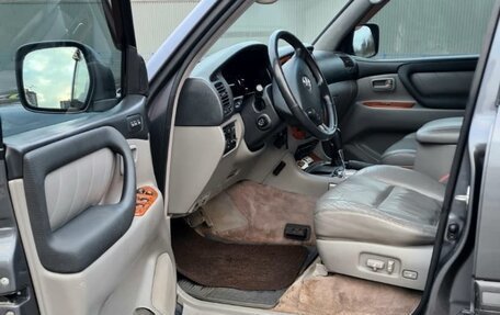 Toyota Land Cruiser 100 рестайлинг 2, 2006 год, 2 000 000 рублей, 11 фотография