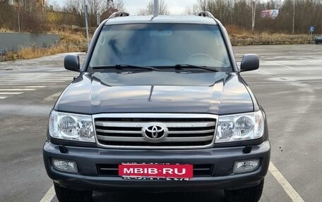 Toyota Land Cruiser 100 рестайлинг 2, 2006 год, 2 000 000 рублей, 3 фотография