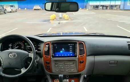 Toyota Land Cruiser 100 рестайлинг 2, 2006 год, 2 000 000 рублей, 12 фотография