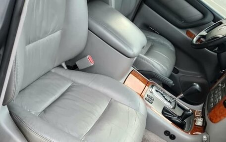 Toyota Land Cruiser 100 рестайлинг 2, 2006 год, 2 000 000 рублей, 15 фотография