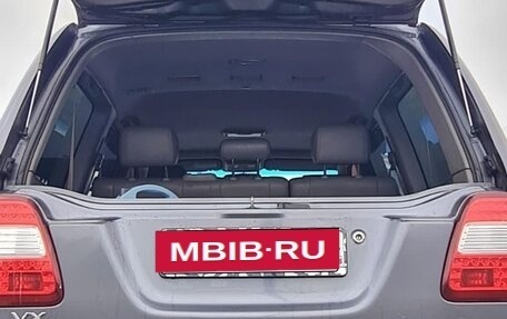 Toyota Land Cruiser 100 рестайлинг 2, 2006 год, 2 000 000 рублей, 17 фотография