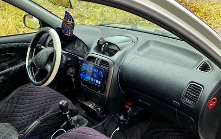 Mitsubishi Carisma I, 2001 год, 385 000 рублей, 12 фотография