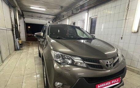 Toyota RAV4, 2013 год, 1 650 000 рублей, 5 фотография