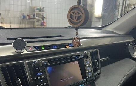 Toyota RAV4, 2013 год, 1 650 000 рублей, 14 фотография