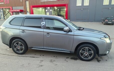 Mitsubishi Outlander III рестайлинг 3, 2012 год, 1 150 000 рублей, 8 фотография