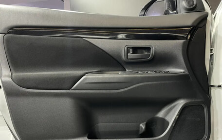 Mitsubishi Outlander III рестайлинг 3, 2019 год, 2 150 000 рублей, 17 фотография