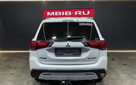 Mitsubishi Outlander III рестайлинг 3, 2019 год, 2 150 000 рублей, 5 фотография
