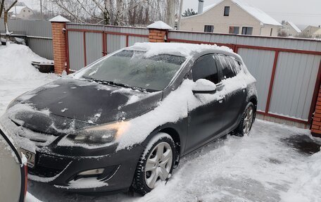 Opel Astra J, 2014 год, 840 000 рублей, 1 фотография