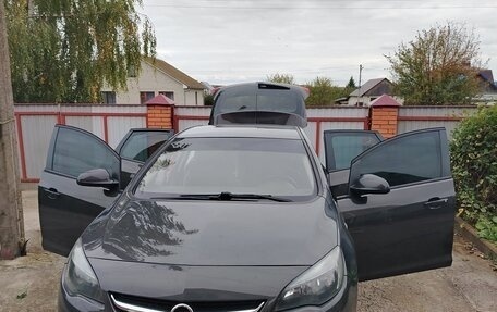 Opel Astra J, 2014 год, 840 000 рублей, 2 фотография