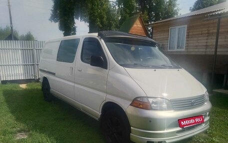 Toyota HiAce, 1998 год, 1 090 000 рублей, 3 фотография