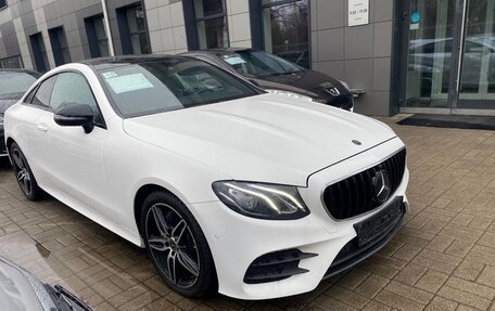 Mercedes-Benz E-Класс, 2019 год, 4 600 000 рублей, 2 фотография