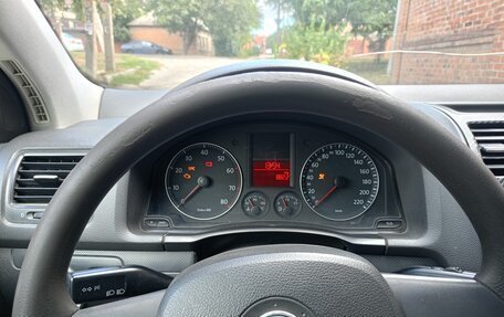 Volkswagen Golf V, 2004 год, 450 000 рублей, 3 фотография