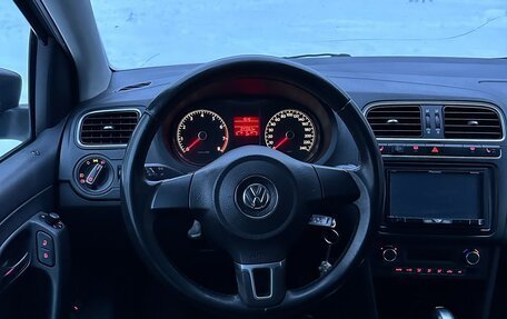 Volkswagen Polo VI (EU Market), 2012 год, 800 000 рублей, 3 фотография