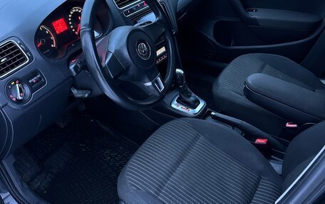 Volkswagen Polo VI (EU Market), 2012 год, 800 000 рублей, 7 фотография