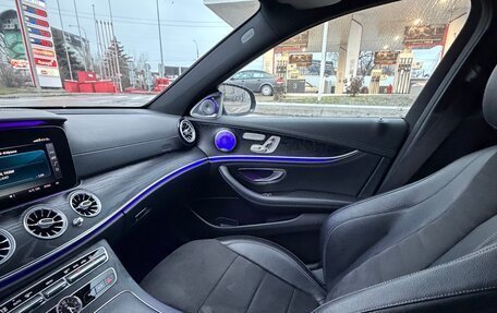 Mercedes-Benz E-Класс, 2018 год, 3 250 000 рублей, 4 фотография