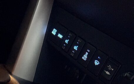 Toyota RAV4, 2014 год, 2 290 000 рублей, 11 фотография