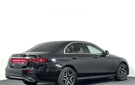 Mercedes-Benz E-Класс, 2021 год, 4 069 000 рублей, 5 фотография