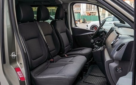 Opel Vivaro B, 2017 год, 2 320 000 рублей, 8 фотография