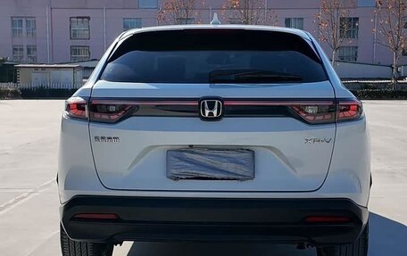 Honda Vezel, 2022 год, 1 850 000 рублей, 5 фотография