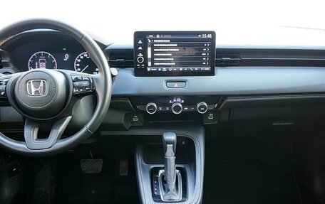 Honda Vezel, 2022 год, 1 850 000 рублей, 10 фотография