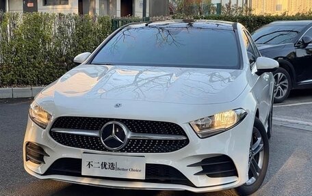 Mercedes-Benz A-Класс, 2022 год, 2 100 000 рублей, 1 фотография