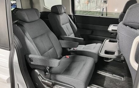 Honda Stepwgn, 2022 год, 1 890 000 рублей, 12 фотография