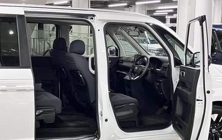 Honda Stepwgn, 2022 год, 1 890 000 рублей, 16 фотография