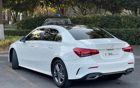 Mercedes-Benz A-Класс, 2022 год, 2 100 000 рублей, 4 фотография