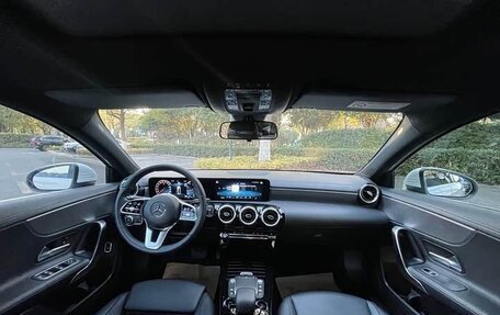 Mercedes-Benz A-Класс, 2022 год, 2 100 000 рублей, 10 фотография