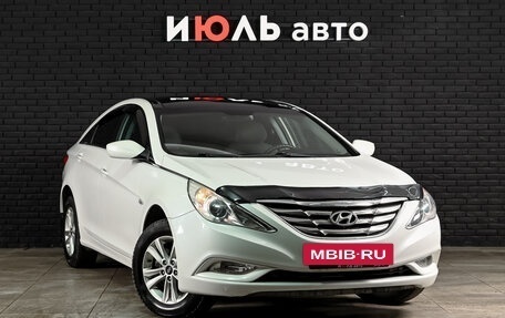 Hyundai Sonata VI, 2011 год, 990 000 рублей, 3 фотография