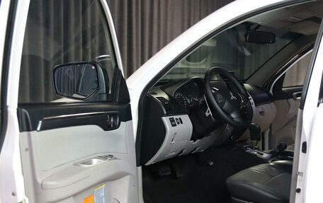 Mitsubishi Pajero Sport II рестайлинг, 2015 год, 1 599 000 рублей, 6 фотография