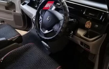 Honda Stepwgn IV, 2017 год, 1 950 000 рублей, 4 фотография