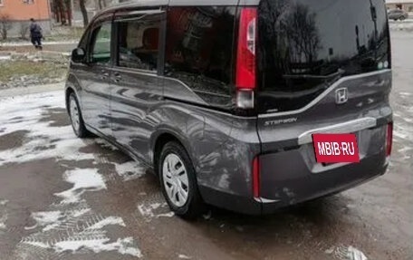 Honda Stepwgn IV, 2017 год, 1 950 000 рублей, 8 фотография