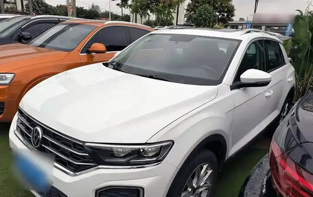 Volkswagen T-Roc I, 2021 год, 1 327 000 рублей, 2 фотография