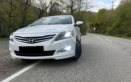 Hyundai Solaris II рестайлинг, 2015 год, 1 450 000 рублей, 3 фотография