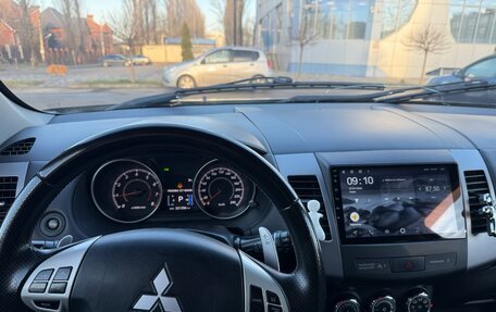 Mitsubishi Outlander III рестайлинг 3, 2010 год, 1 220 000 рублей, 8 фотография