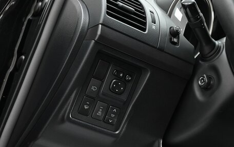 Toyota Land Cruiser Prado 150 рестайлинг 2, 2012 год, 2 749 000 рублей, 10 фотография