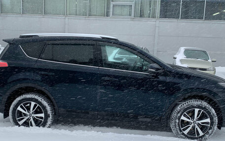 Toyota RAV4, 2018 год, 2 320 000 рублей, 5 фотография