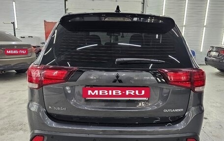 Mitsubishi Outlander III рестайлинг 3, 2019 год, 2 300 000 рублей, 4 фотография