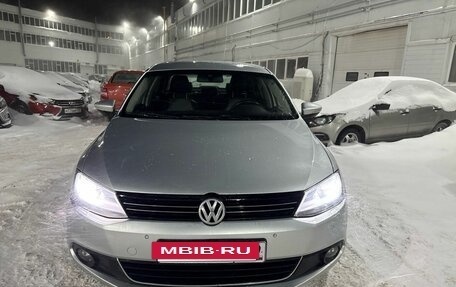 Volkswagen Jetta VI, 2012 год, 875 000 рублей, 3 фотография
